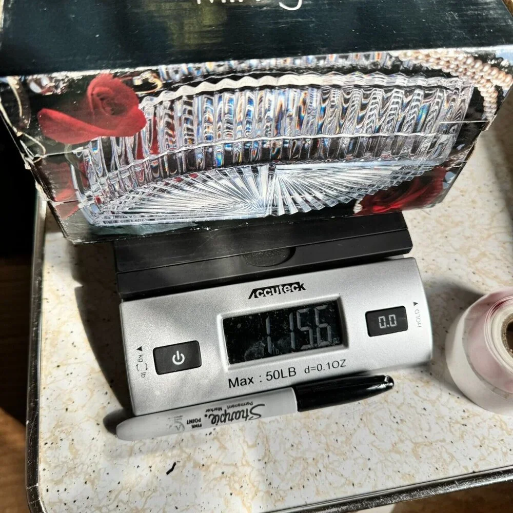Mikasa Diamond Fire Crystal Glass‎ Covered Trinket Box Leaf Shape WY247/930